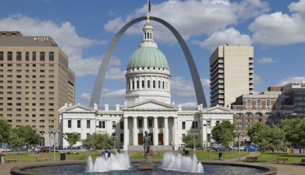 St. Louis Missouri Old Courthouse and Gateway Arch